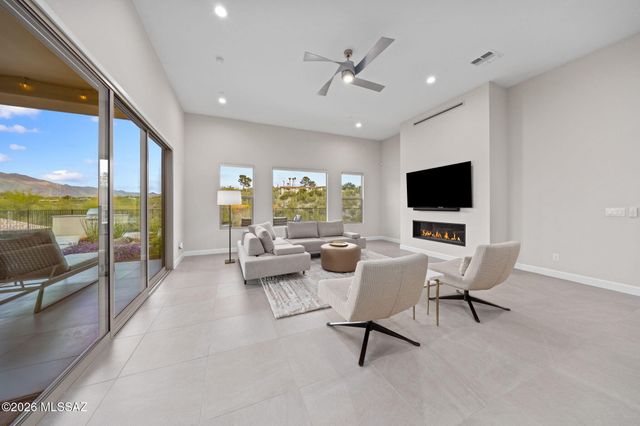 2852 E Camino A Los Vientos, Tucson, AZ 85718