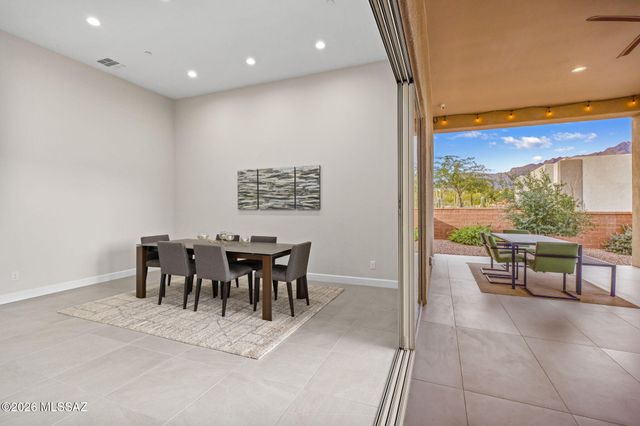 2852 E Camino A Los Vientos, Tucson, AZ 85718