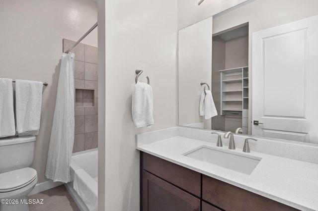 2852 E Camino A Los Vientos, Tucson, AZ 85718