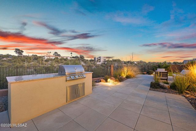 2852 E Camino A Los Vientos, Tucson, AZ 85718