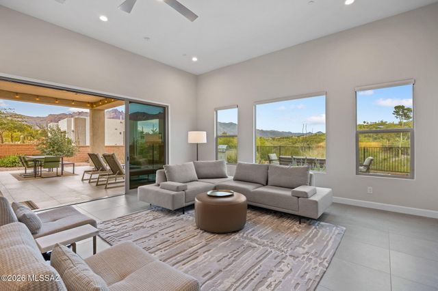 2852 E Camino A Los Vientos, Tucson, AZ 85718