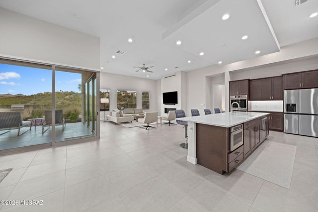 2852 E Camino A Los Vientos, Tucson, AZ 85718