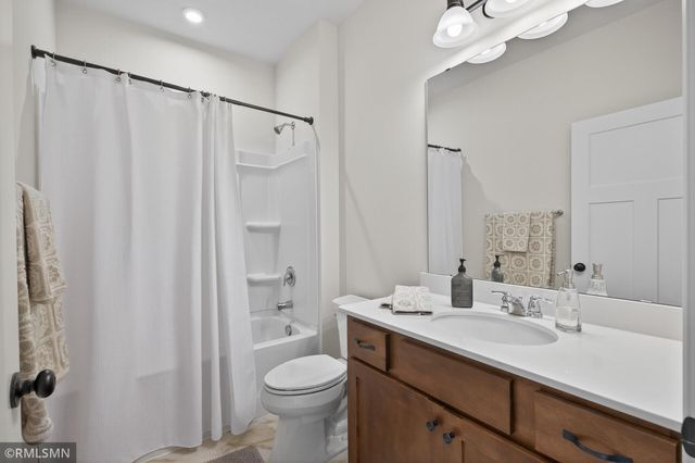 1000 Oakwood Road, Newport, MN 55055