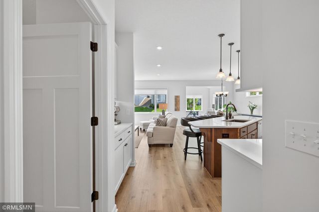 1000 Oakwood Road, Newport, MN 55055