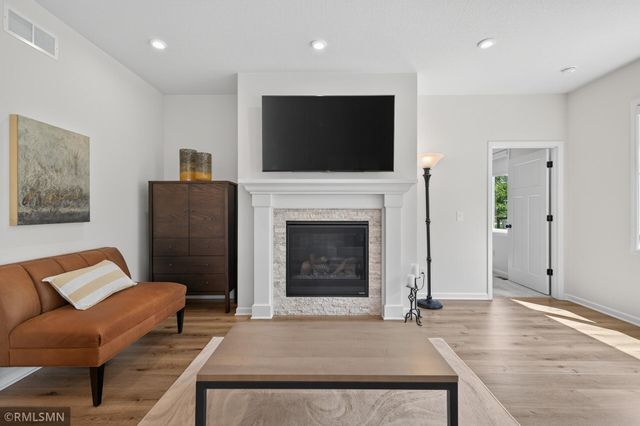 1000 Oakwood Road, Newport, MN 55055