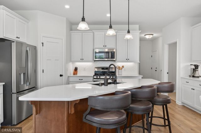 1000 Oakwood Road, Newport, MN 55055