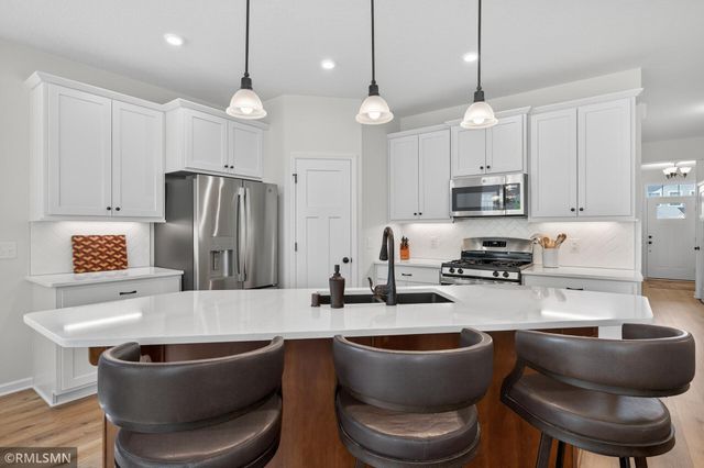 1000 Oakwood Road, Newport, MN 55055