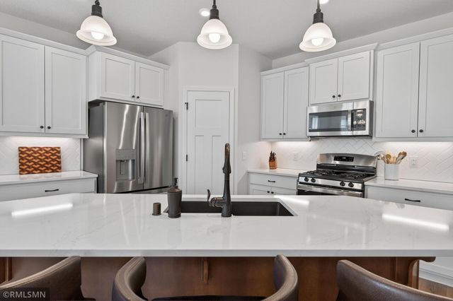 1000 Oakwood Road, Newport, MN 55055