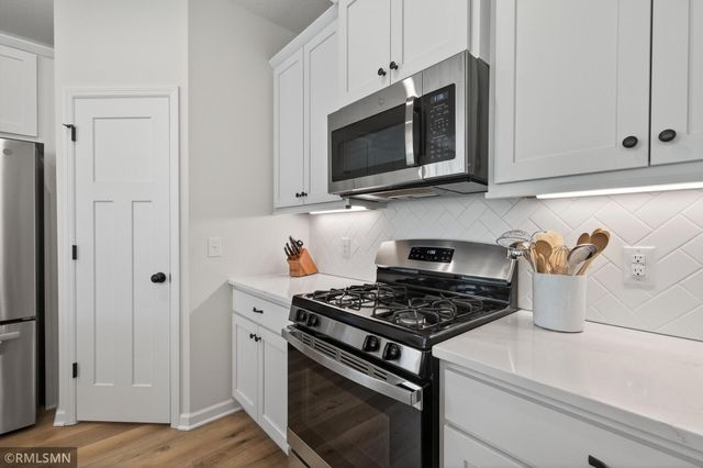 1000 Oakwood Road, Newport, MN 55055