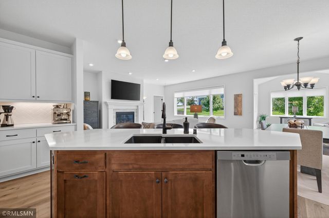 1000 Oakwood Road, Newport, MN 55055