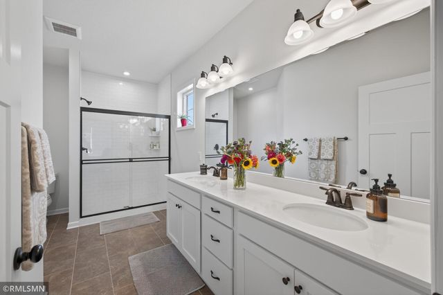 1000 Oakwood Road, Newport, MN 55055