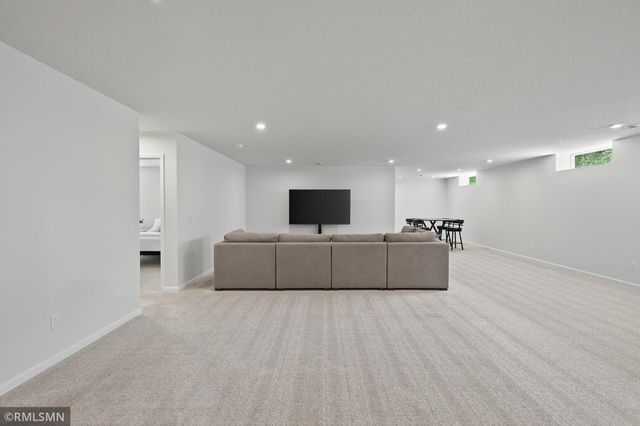 1000 Oakwood Road, Newport, MN 55055