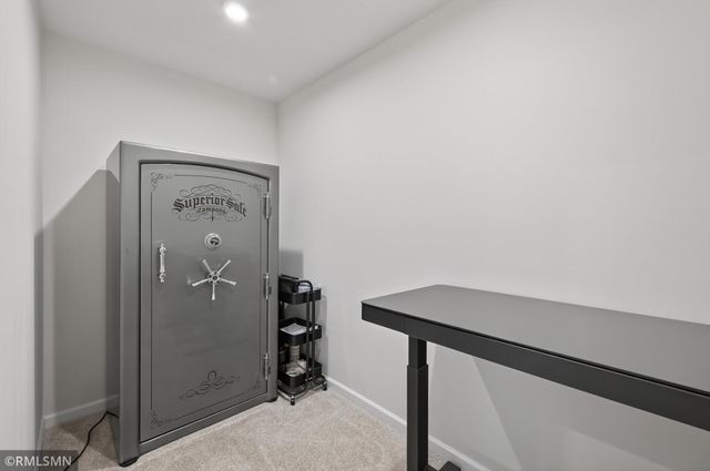 1000 Oakwood Road, Newport, MN 55055