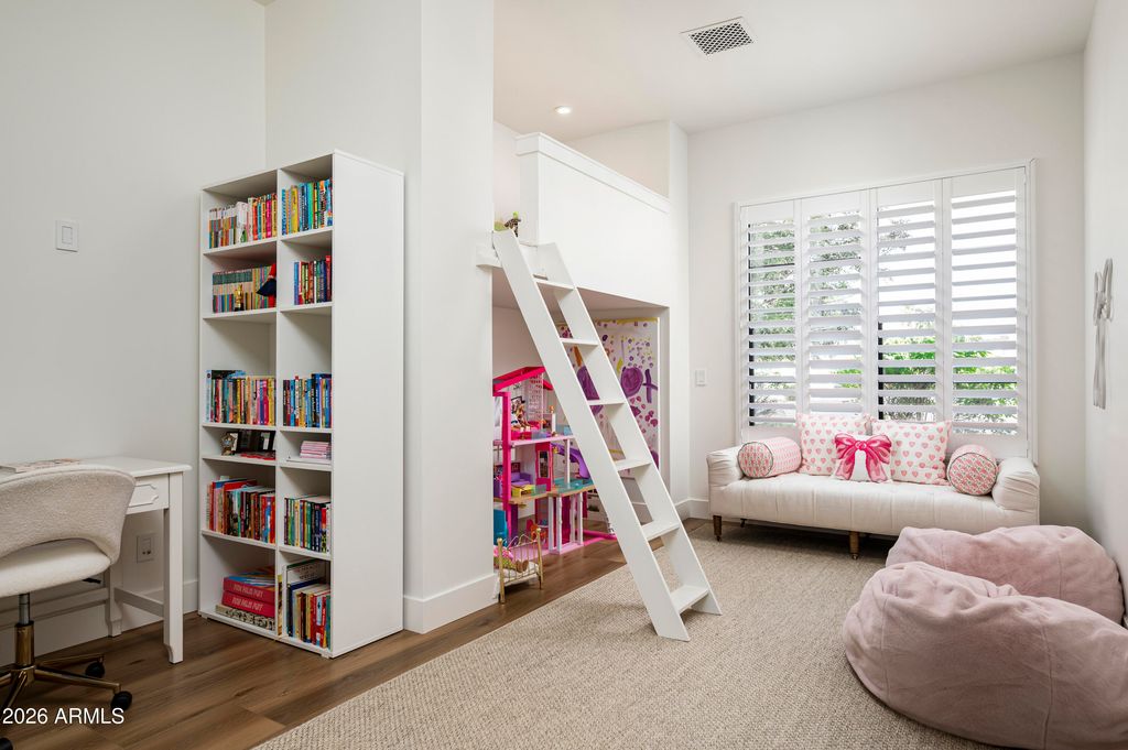 Image 18 of property listing at 2025 E MALLORY Street, Mesa, AZ 85213