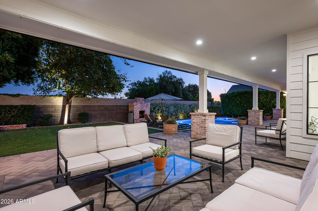 Image 27 of property listing at 2025 E MALLORY Street, Mesa, AZ 85213