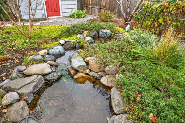 335 Meadow Slope Drive, Talent, OR 97540