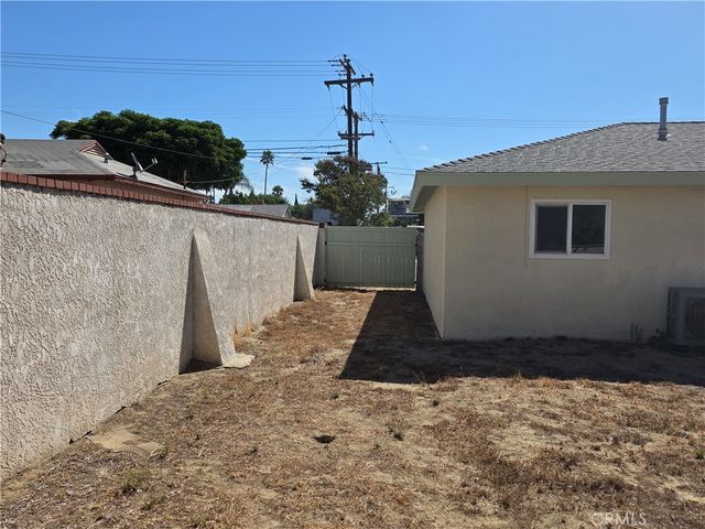 9906 Cypress Avenue, Fontana, CA 92335