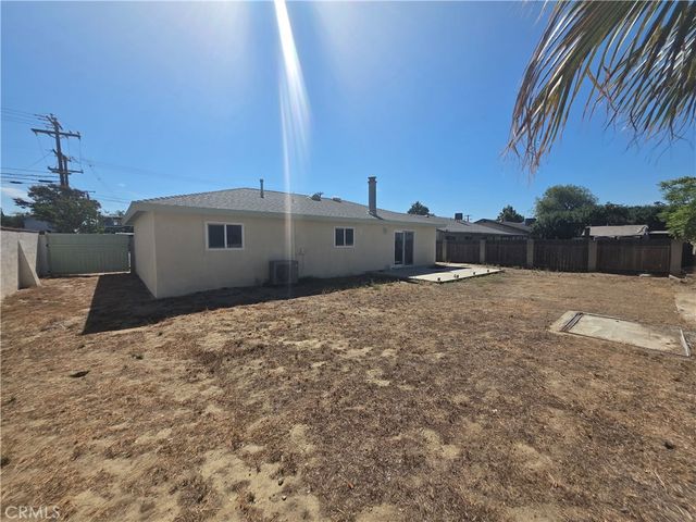 9906 Cypress Avenue, Fontana, CA 92335