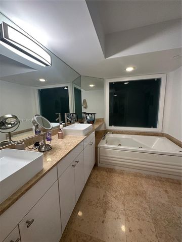 4775 Collins Ave 2407, Miami Beach, FL 33140