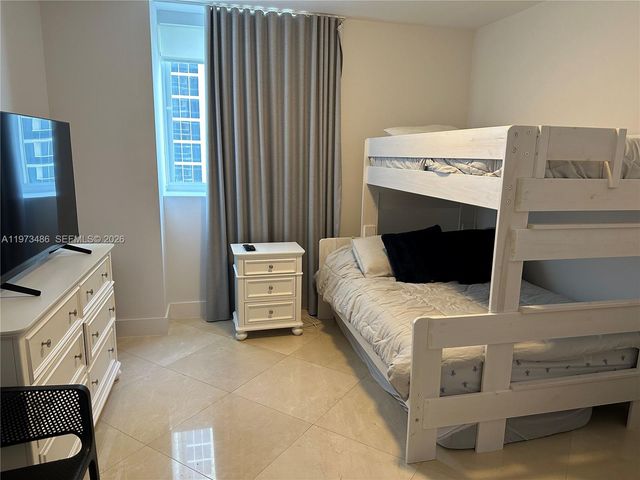 4775 Collins Ave 2407, Miami Beach, FL 33140