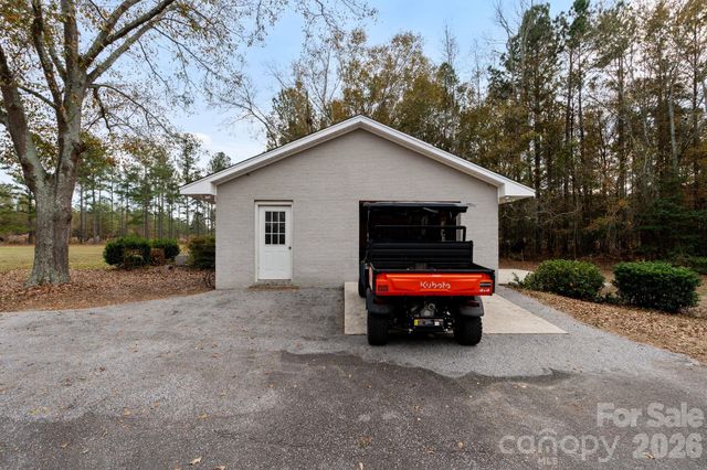 393 Youngs Bend Road, Kershaw, SC 29067
