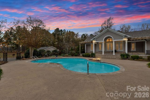 393 Youngs Bend Road, Kershaw, SC 29067