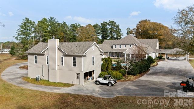 393 Youngs Bend Road, Kershaw, SC 29067