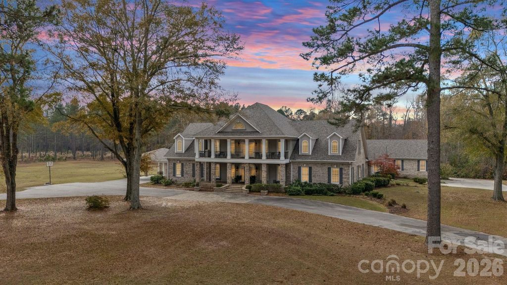 393 Youngs Bend Road, Kershaw, SC 29067