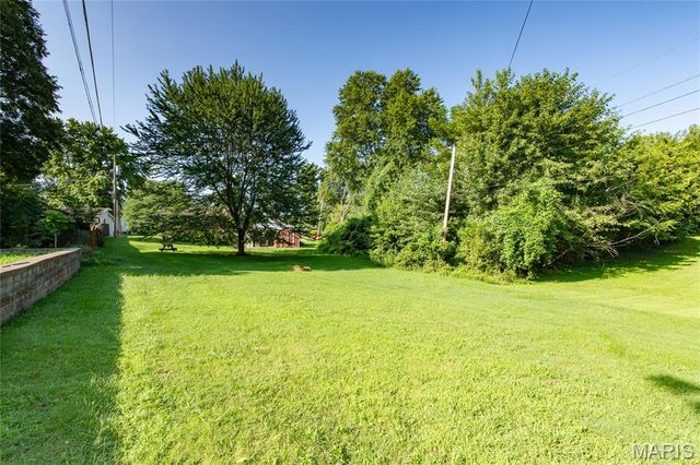 9 Fairway Drive, Fairview Heights, IL 62208