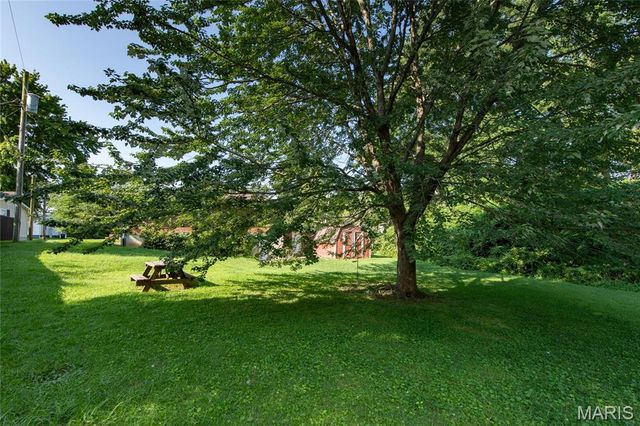 9 Fairway Drive, Fairview Heights, IL 62208