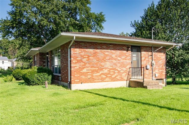 9 Fairway Drive, Fairview Heights, IL 62208