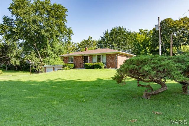 9 Fairway Drive, Fairview Heights, IL 62208