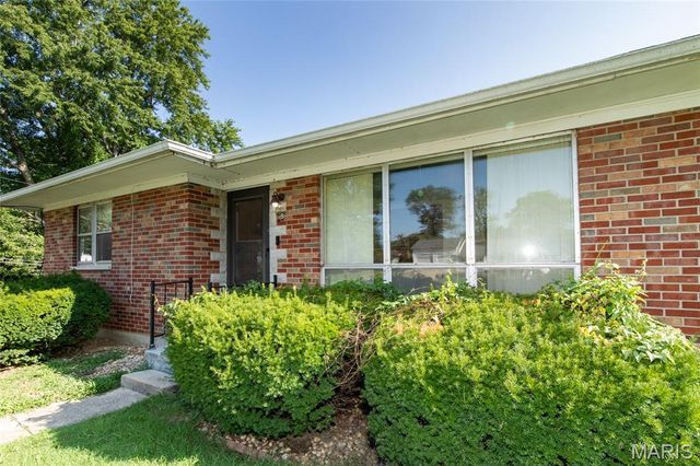 9 Fairway Drive, Fairview Heights, IL 62208