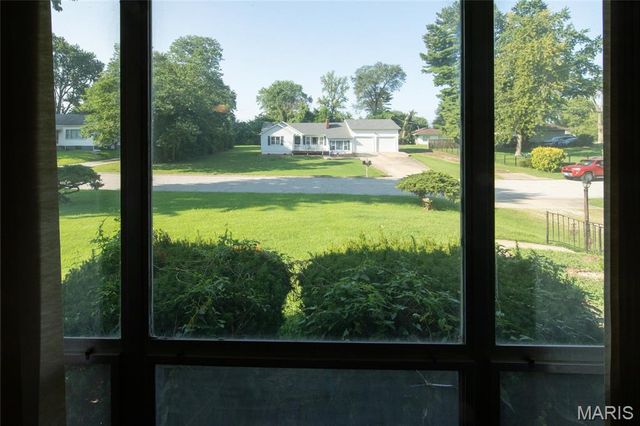 9 Fairway Drive, Fairview Heights, IL 62208