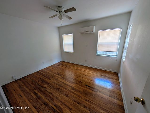 2136 COLLEGE Street 1, Jacksonville, FL 32204