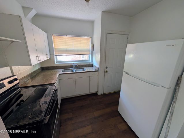 2136 COLLEGE Street 1, Jacksonville, FL 32204