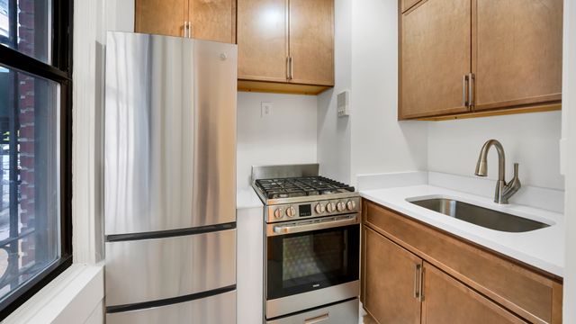 17 W 64th St Apt 1A, New York City, NY 10023