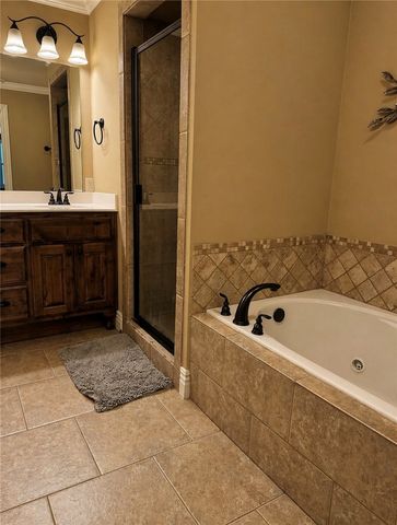 9325 S Pleasant Valley Road, Gentry, AR 72734