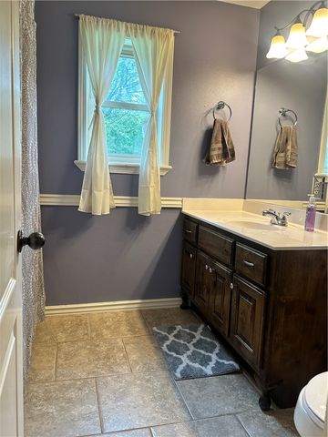 9325 S Pleasant Valley Road, Gentry, AR 72734
