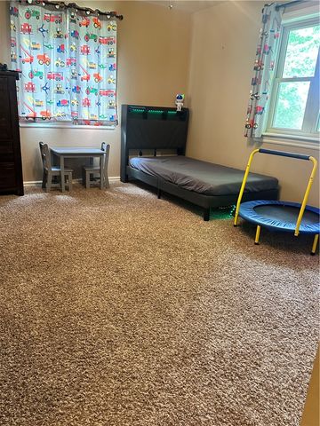 9325 S Pleasant Valley Road, Gentry, AR 72734