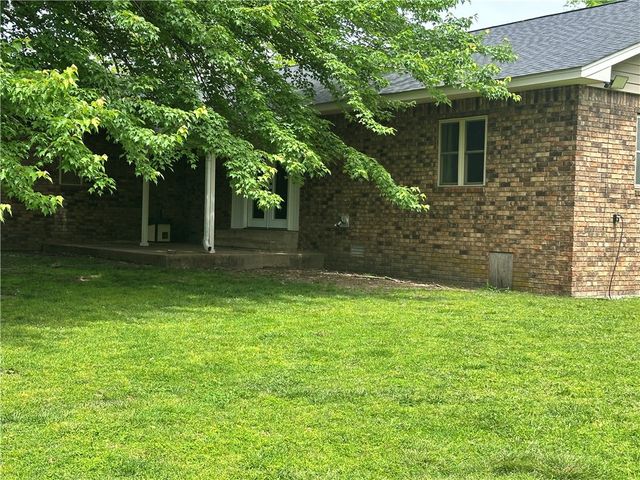 9325 S Pleasant Valley Road, Gentry, AR 72734