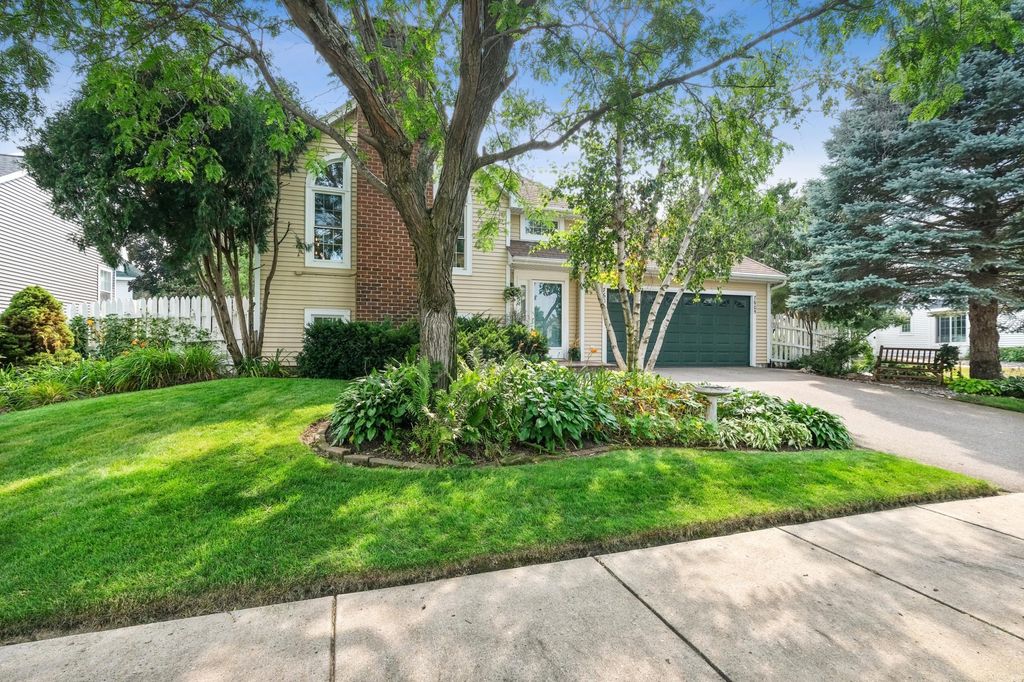 7605 W 111th Street, Bloomington, MN 55438