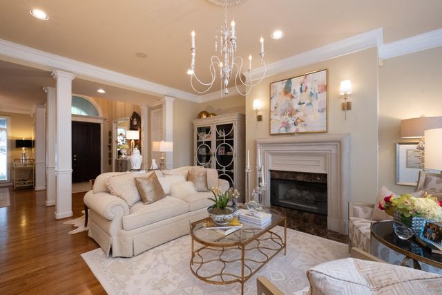 2 Frecourt Lane, Little Rock, AR 72223