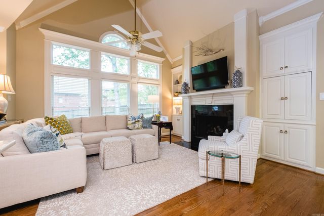 2 Frecourt Lane, Little Rock, AR 72223