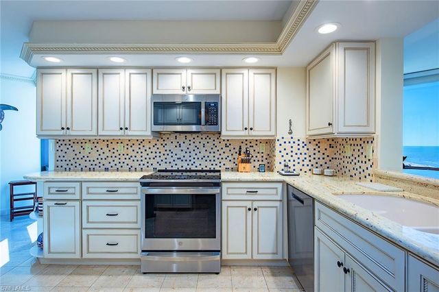 4751 Gulf Shore BLVD N PH8, Naples, FL 34103