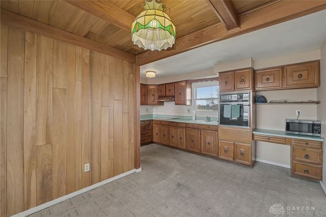 143 S Dorset Road, Troy, OH 45373