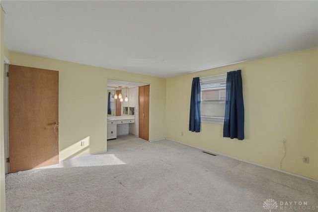 143 S Dorset Road, Troy, OH 45373