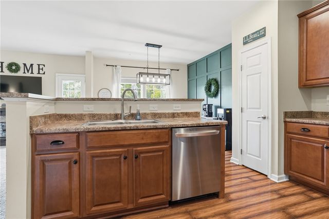 205 Broadstone Drive, Adams Twp, PA 16046