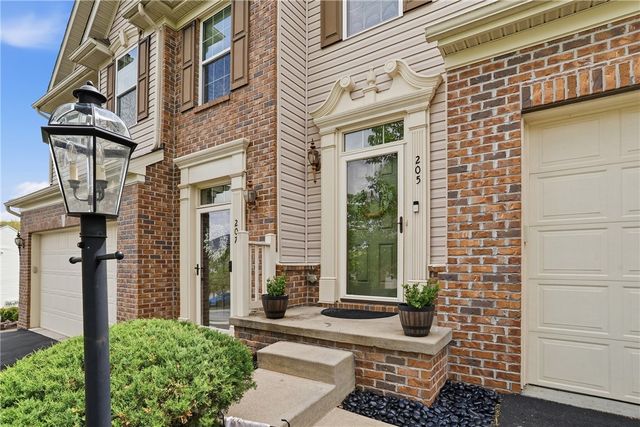 205 Broadstone Drive, Adams Twp, PA 16046