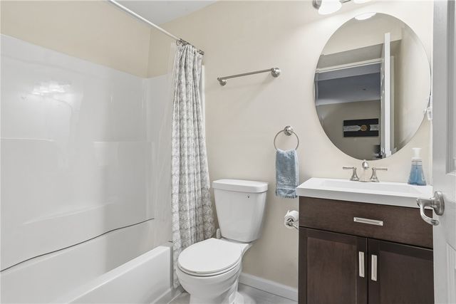 205 Broadstone Drive, Adams Twp, PA 16046